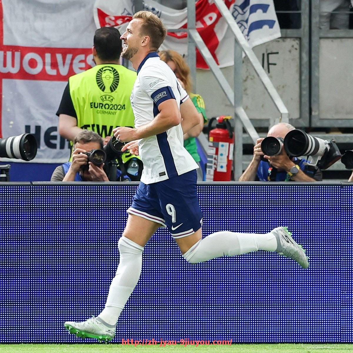 jiuyou九游娱乐-意甲球队球馆图片：展示意甲球队的球馆及其特色图片